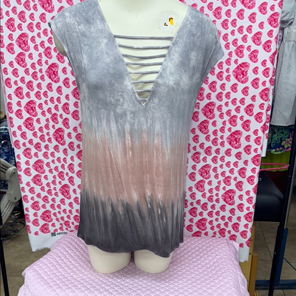 Gray and Pink Women's Top